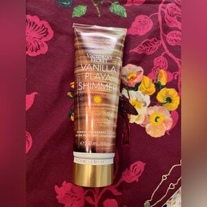 New Victoria’s Secret Vanilla Playa Shimmer body lotion 8fl oz